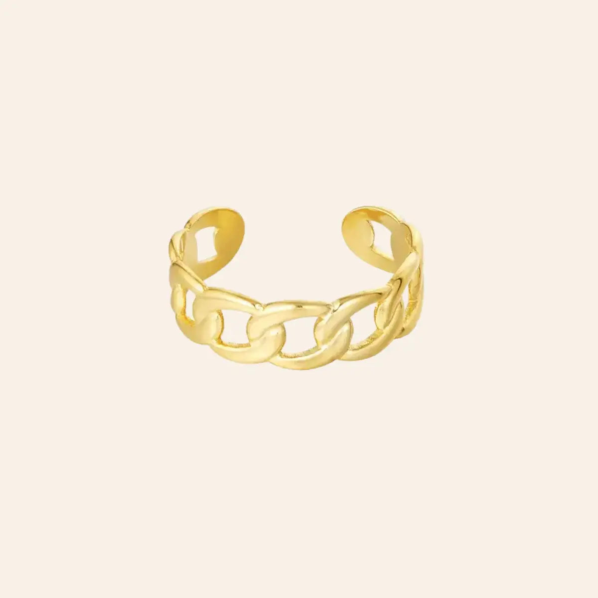 Bague Chicago en acier inoxydable doré, design élégant avec des maillons entrelacés, présentée seule sur fond neutre.